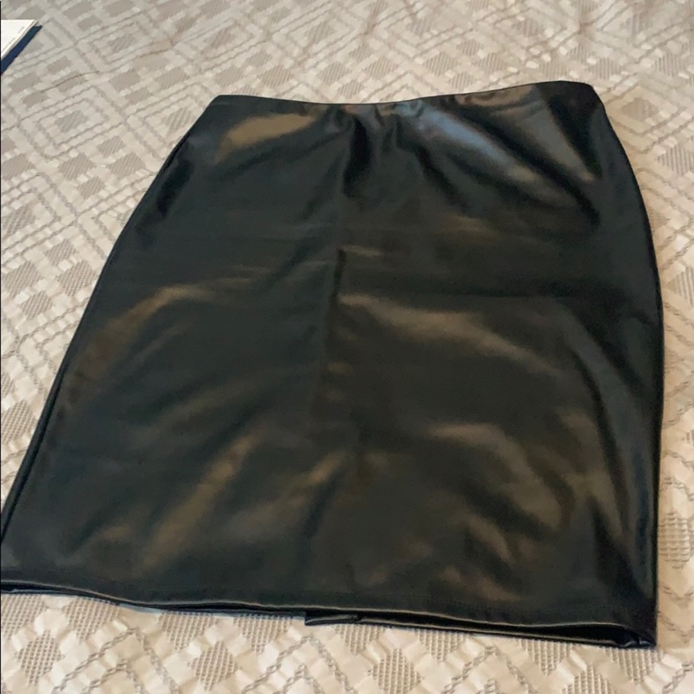 😃Faux Leather Pencil Skirt - Picture 3 of 6